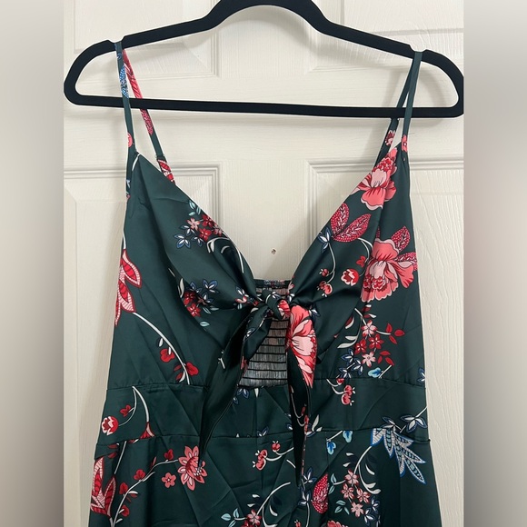 emerald green floral satin midi dress - Picture 3 of 3